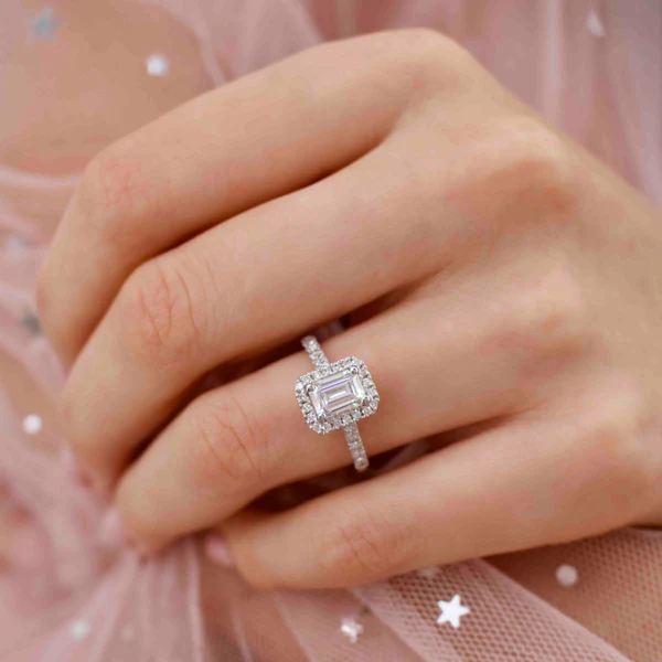 Rose gold engagement rings
